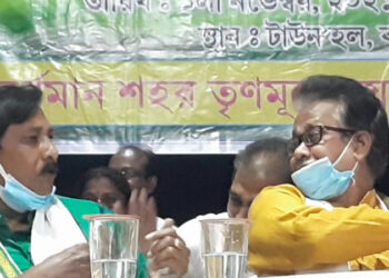 নেতাদের খোলস দেখবেন না। অন্যায় দেখলে প্রতিবাদ করুন। বর্ধমানে পৌর প্রশাসকের মন্তব্য ঘিরে আলোড়ন। দেখুন ভিডিও ।