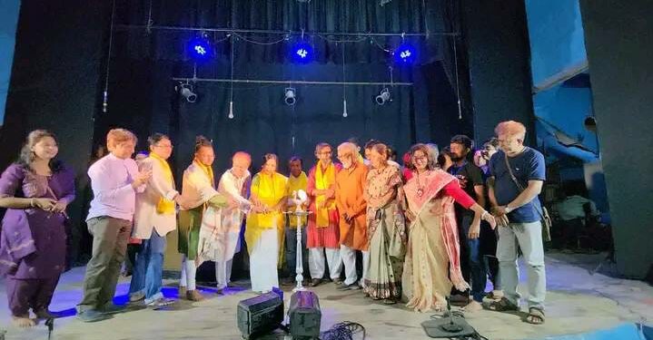 জেলায় জমজমাট নাট্যোৎসব