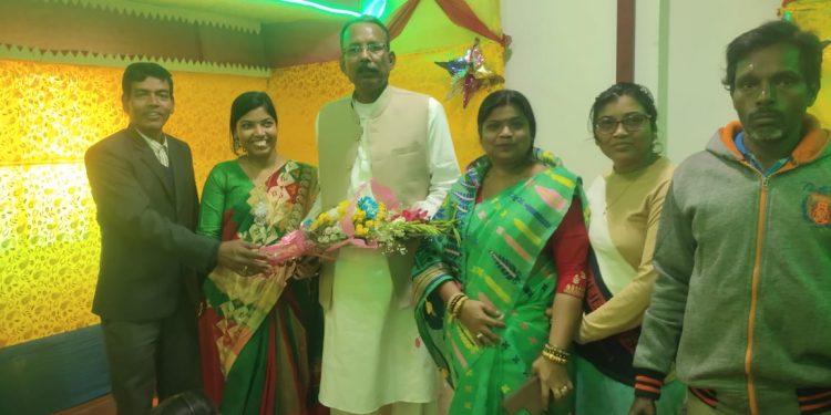 ধর্মের ঊর্ধ্বে উঠে সম্প্রীতির নজির