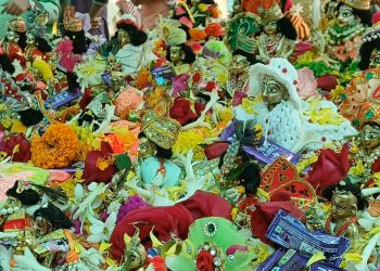 জমজমাট বর্ধমানে দেবতার পিকনিক।