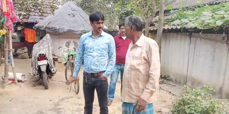 কাজ করে হিরো গ্রাম পঞ্চায়েতের উপপ্রধান