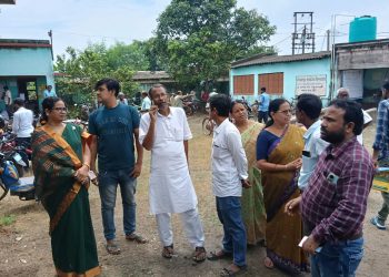 এবার সরকারি সাহায্য পৌঁছে যাচ্ছে এলাকায় এলাকায়